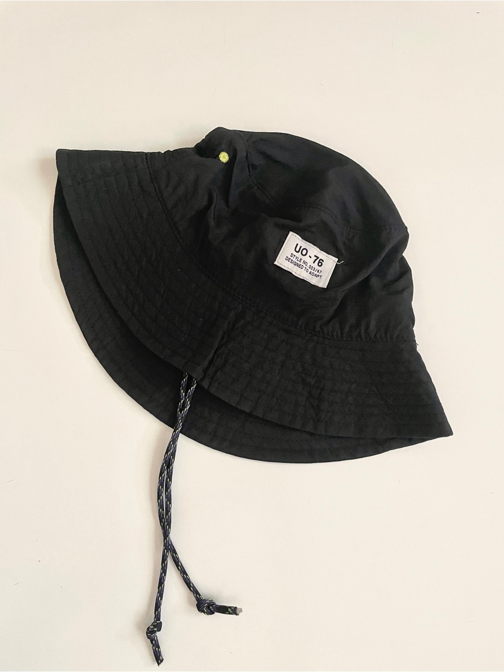 Urban Outfitters UO Drawstring Bucket Hat Black Unisex - Picture 4 of 6